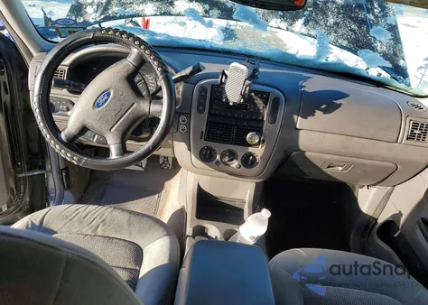 2004 Ford Explorer Xlt z USA, uszkodzony, nr VIN 1FMZU73K84UA10805